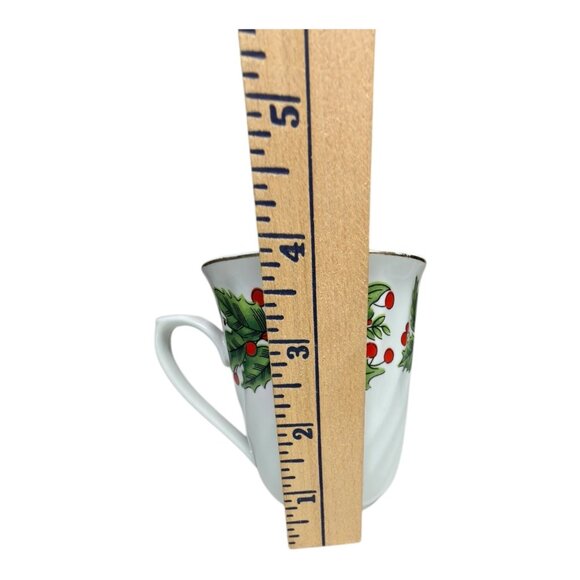 Set Of 4 Truly Tasteful Fine China Christmas Holly Berry Mugs 4.5" Tall Gold Rim - Picture 3 of 10